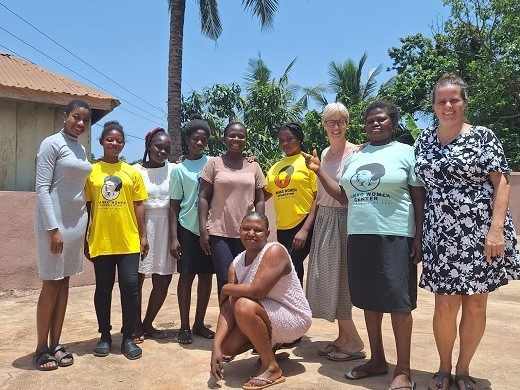 BWO-studenten, vrijwilligers en leerkrachten in Banko, Ghana, West-Afrika