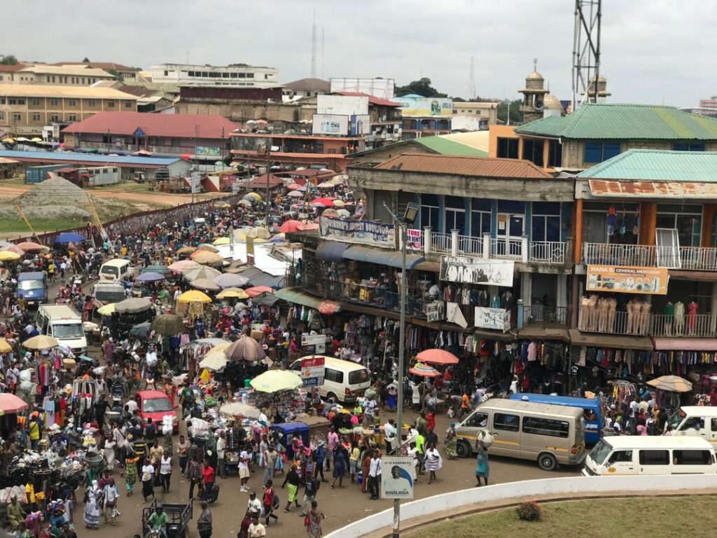 uitzicht op Kumasi central market